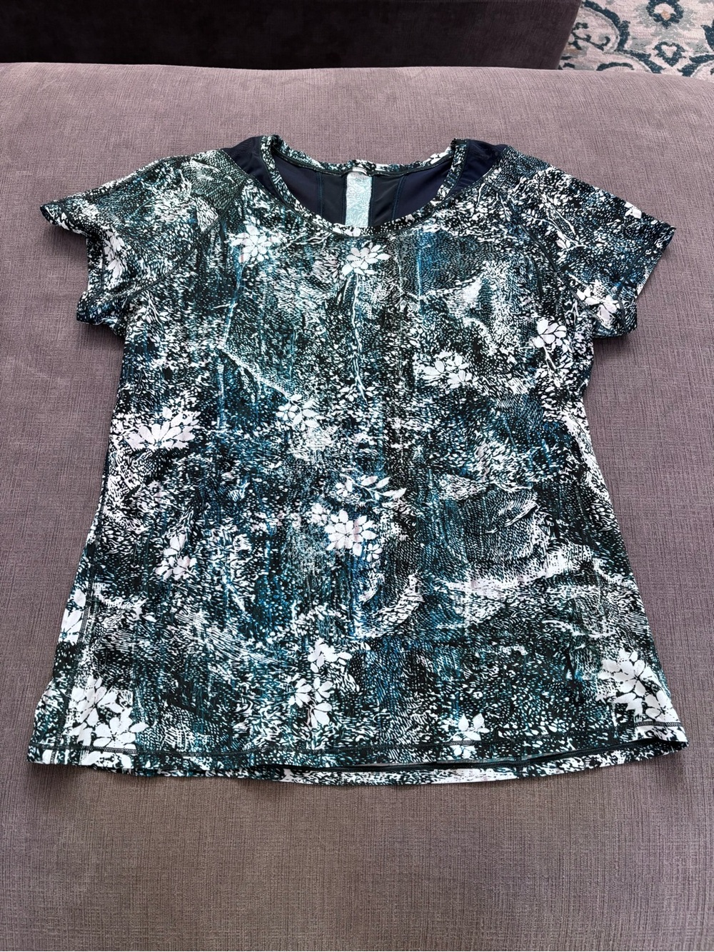 Women’s LuLu Short Sleeve Workout Top